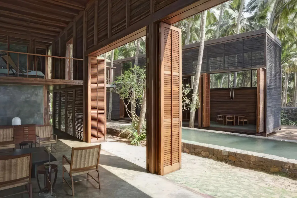 Bangunan Arsitektur Tropis dengan Material Lokal